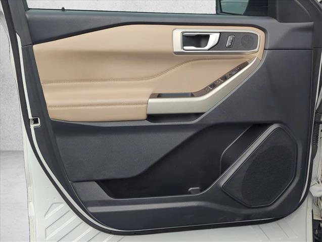 Used 2023 Ford Explorer XLT AWD/4WD image 8