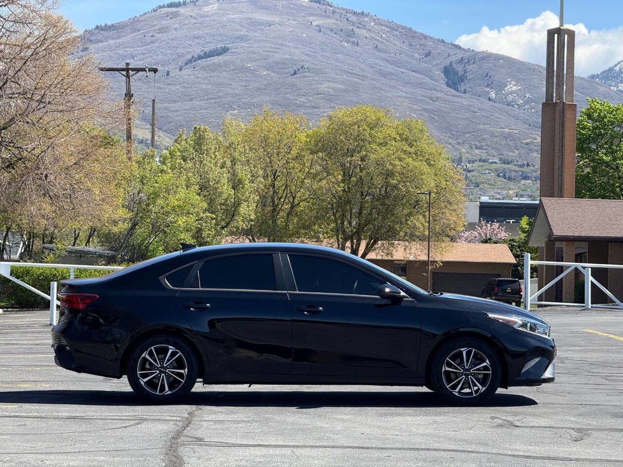 Used 2022 Kia Forte LXS FWD image 4
