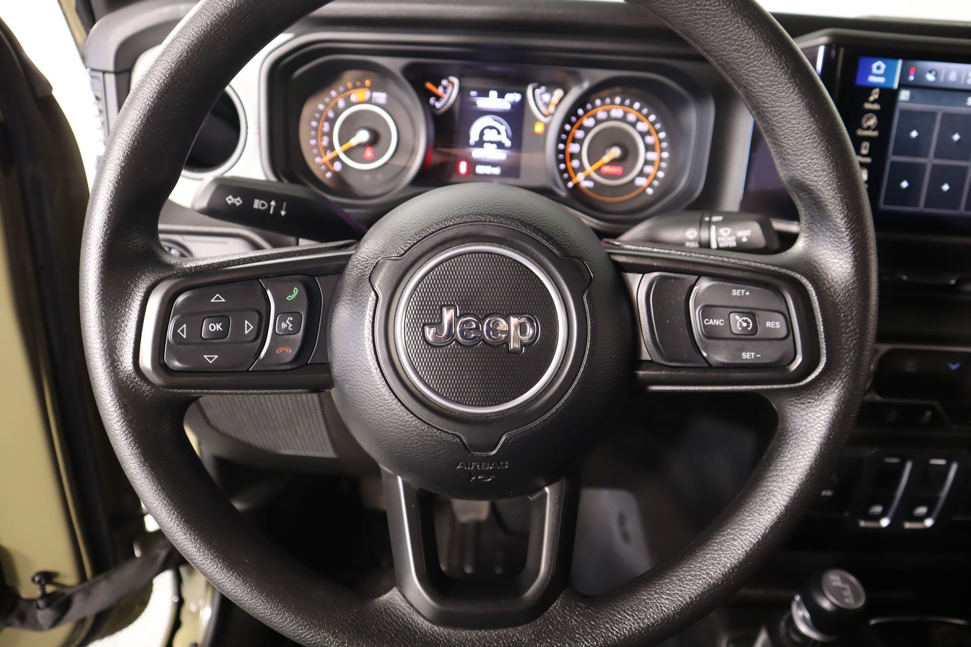 Used 2025 Jeep Wrangler Sport image 3