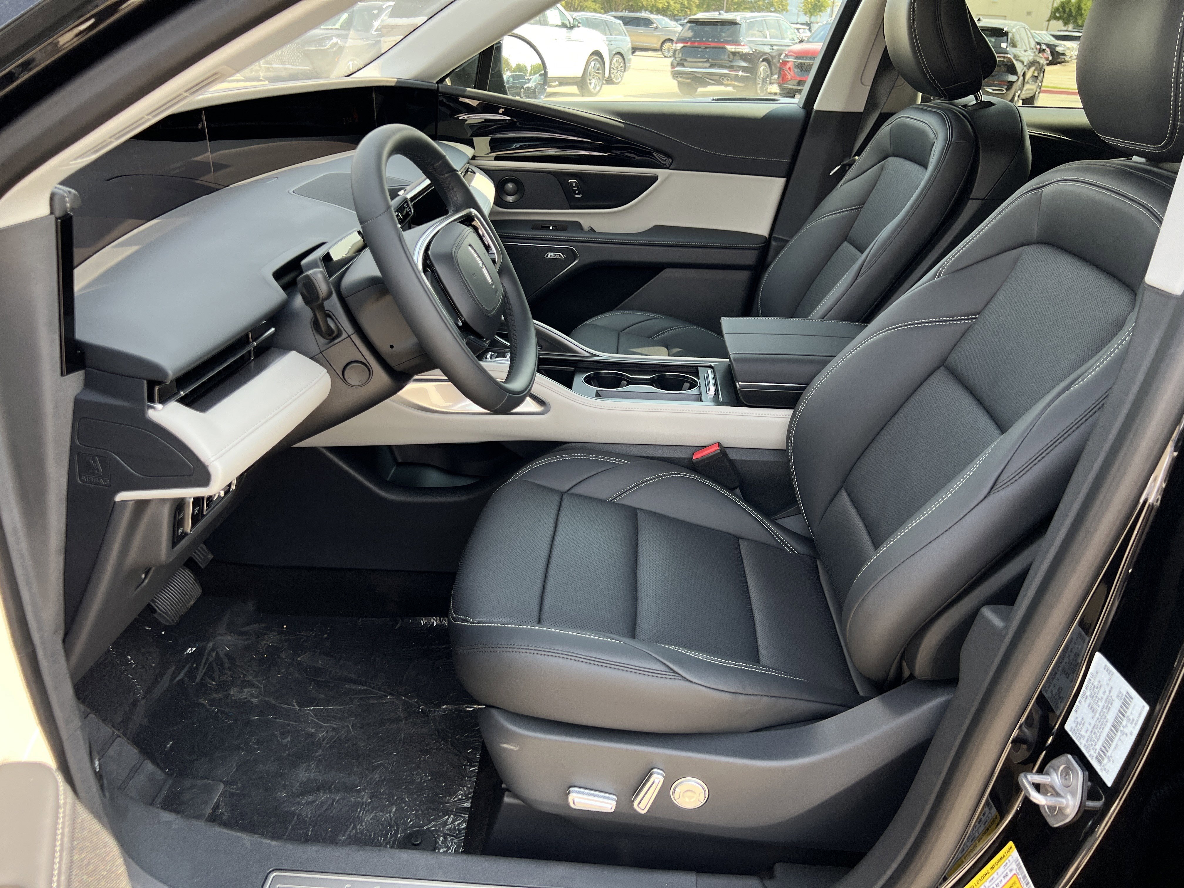 New 2025 Lincoln Nautilus Premier w/ Equipment Group 102A image 25