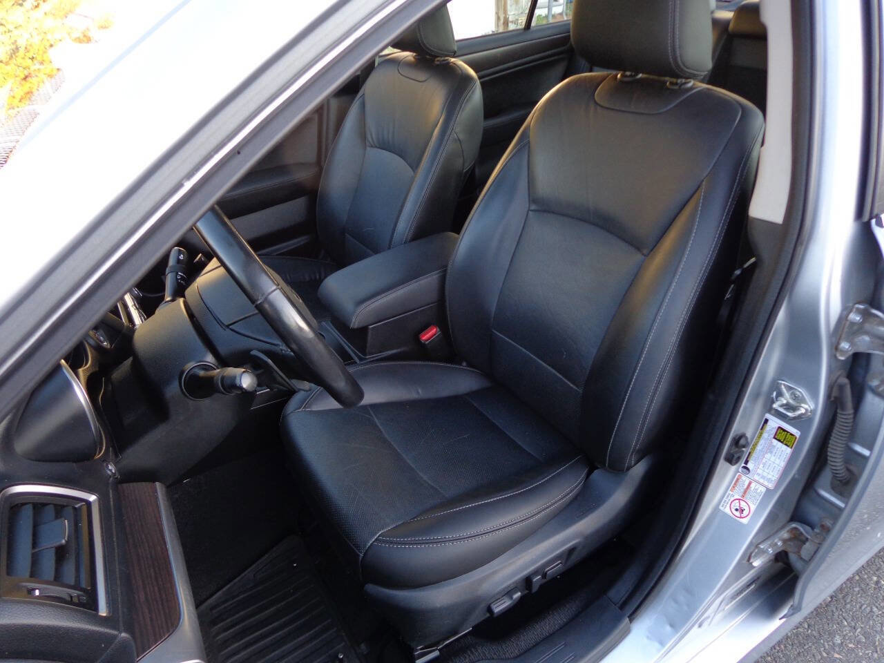 Used 2016 Subaru Legacy 3.6R Limited image 9