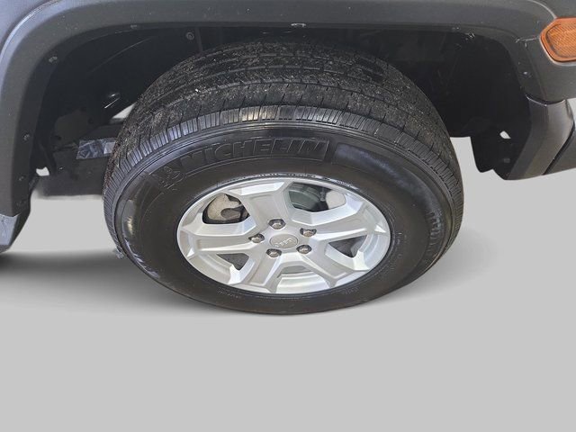 Used 2022 Jeep Wrangler Unlimited Sport image 33