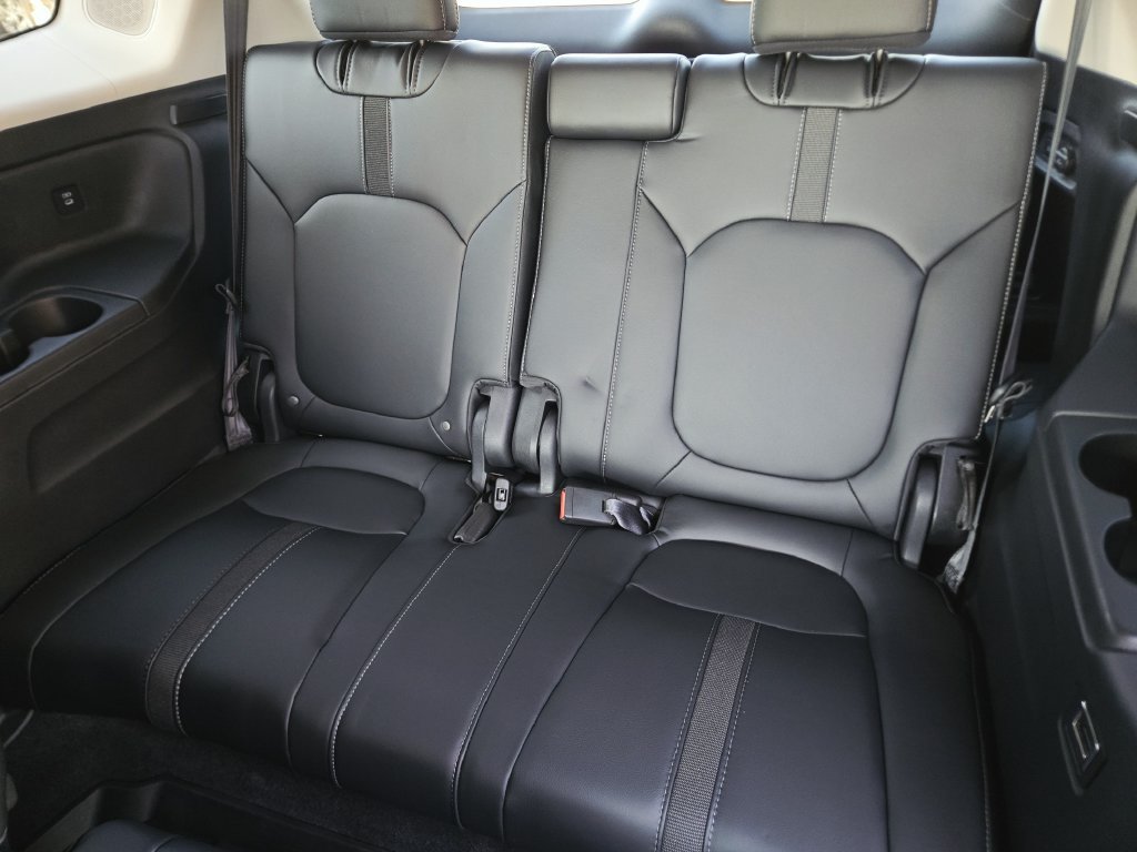 Certified 2025 Honda Pilot Touring image 18