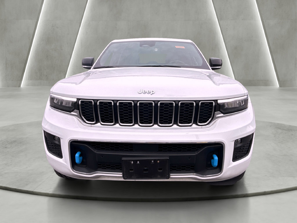 Used 2023 Jeep Grand Cherokee Overland w/ Luxury Tech Group IV AWD/4WD image 8