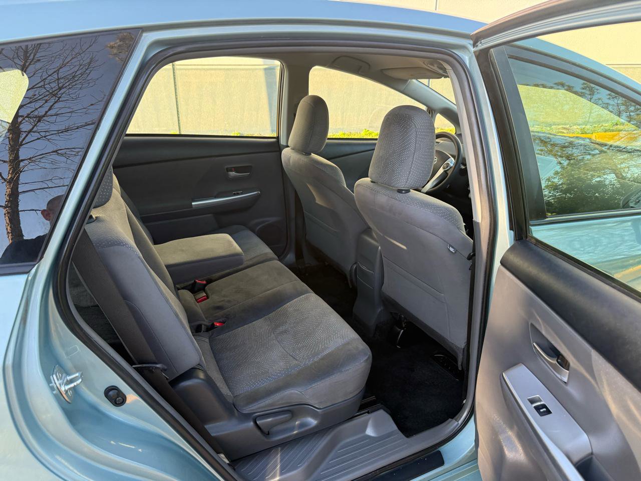 Used 2014 Toyota Prius V Three FWD image 23