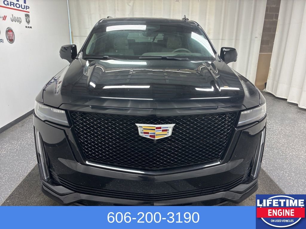 Used 2024 Cadillac Escalade Sport Platinum image 3
