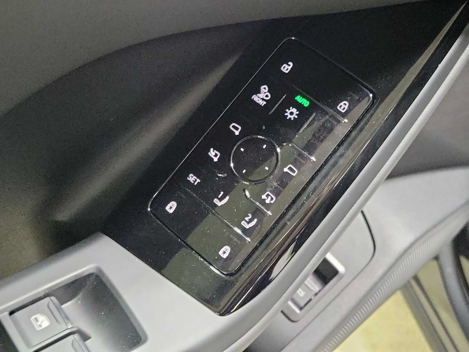New 2027 Audi Q6 e-tron Premium Plus AWD/4WD image 13