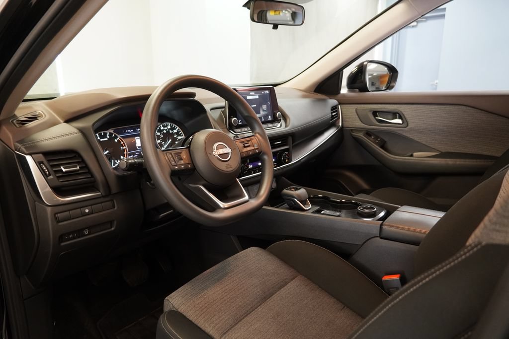 Used 2023 Nissan Rogue SV AWD/4WD image 6