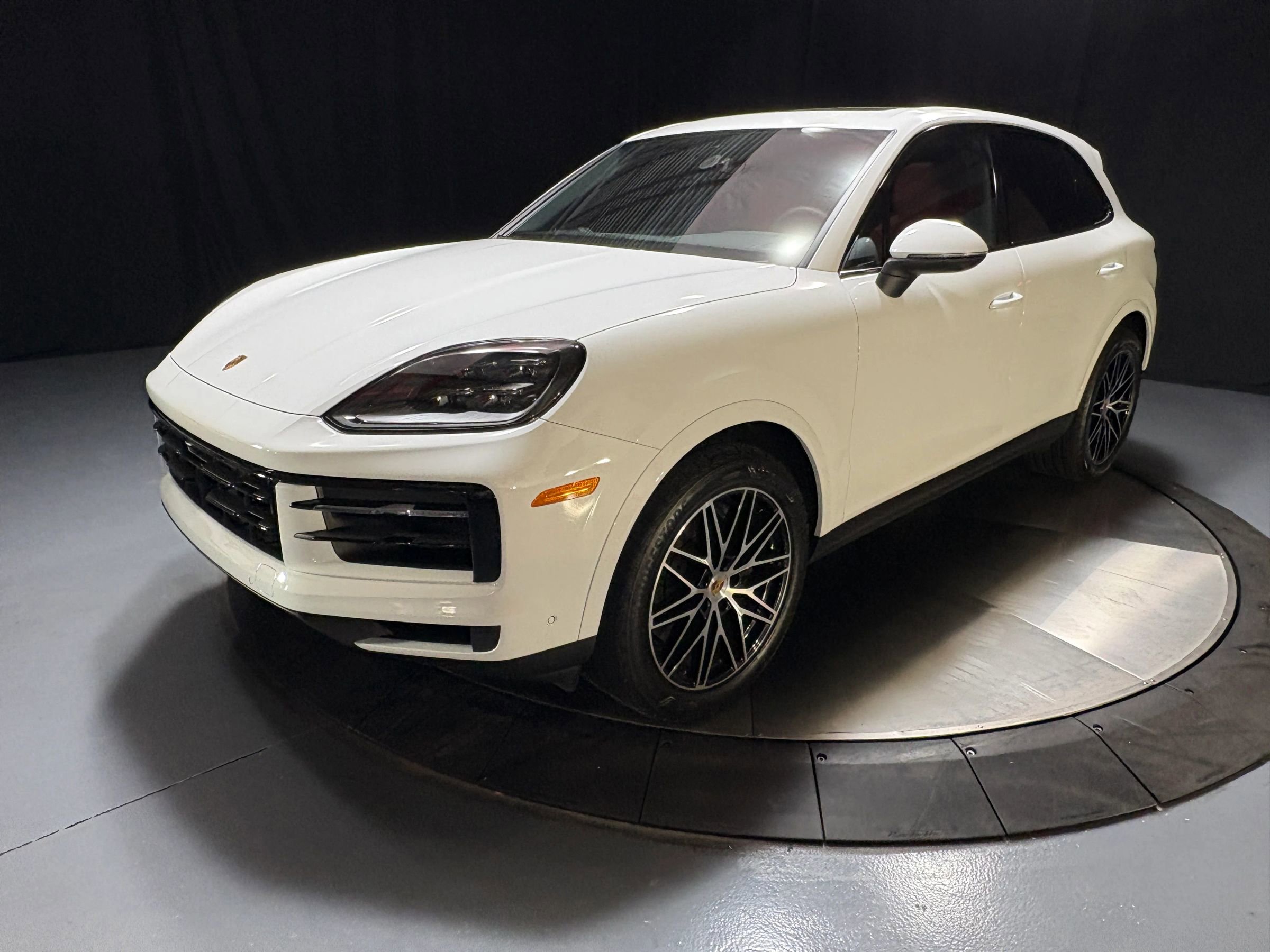 Used 2026 Porsche Cayenne image 5