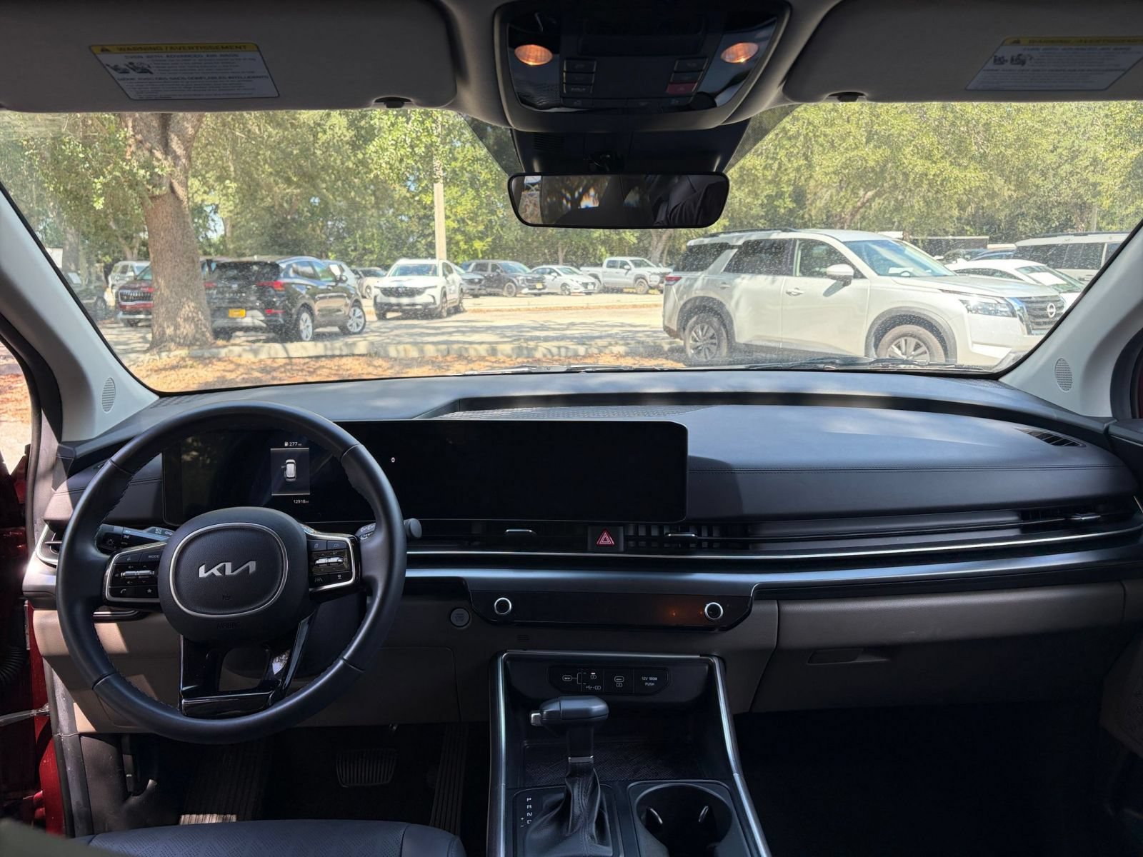 Used 2026 Kia Carnival FWD image 36