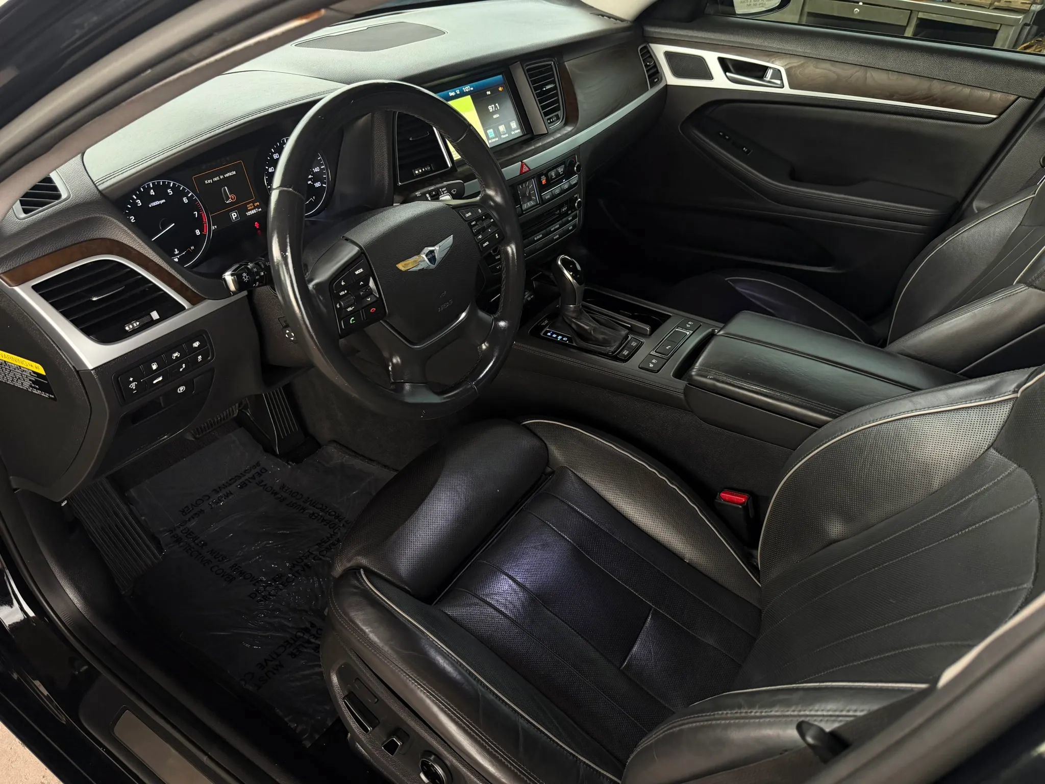 Used 2015 Hyundai Genesis 5.0 RWD image 8