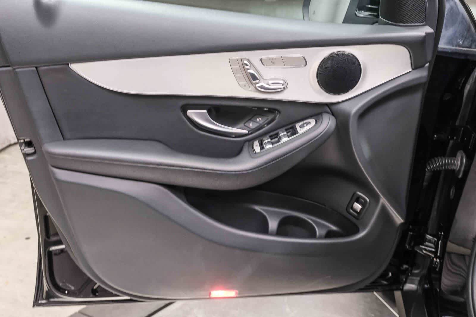 Used 2022 Mercedes-Benz GLC 300 image 27