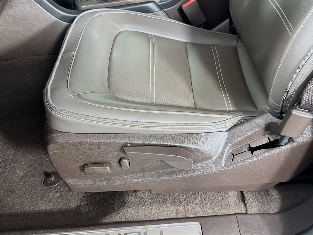 Used 2022 GMC Canyon Denali RWD image 23