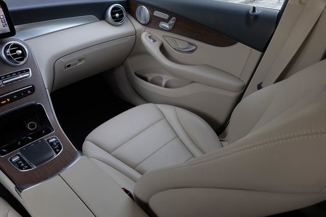 Used 2021 Mercedes-Benz GLC 300 4MATIC image 26