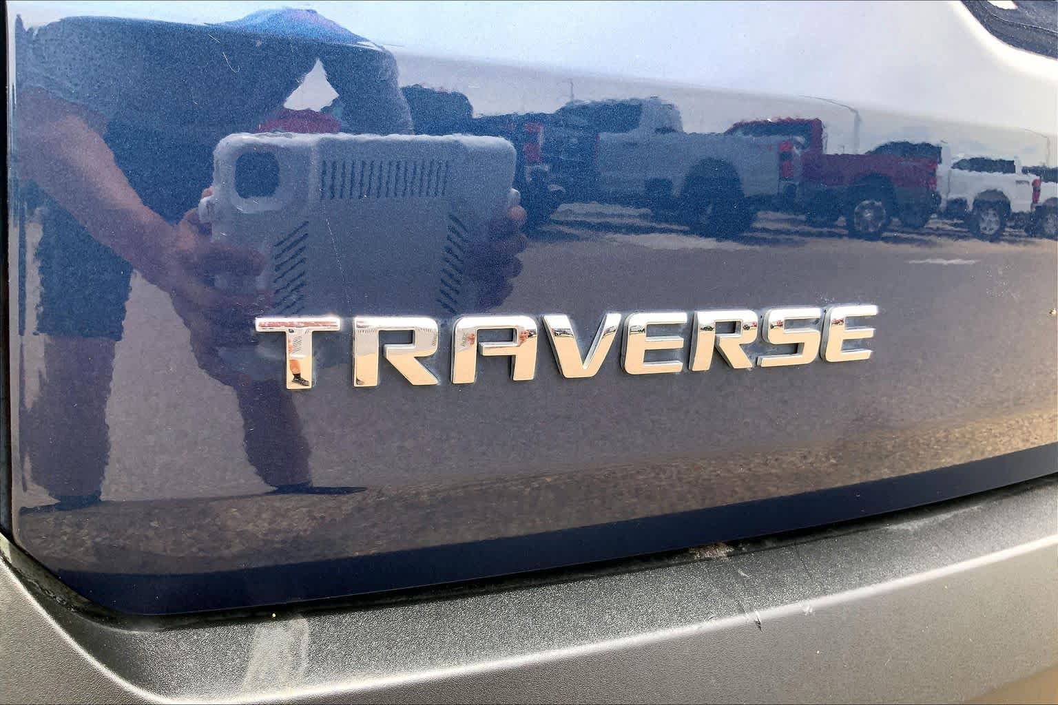 Used 2023 Chevrolet Traverse LS FWD image 32