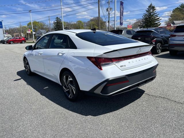 Certified 2025 Hyundai Elantra Sport FWD image 5