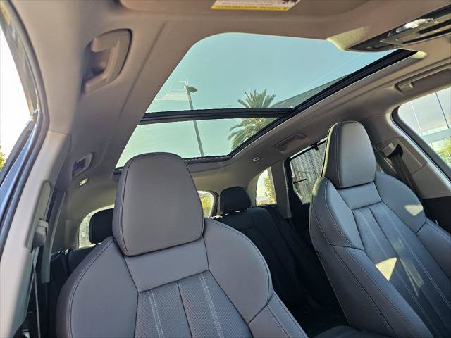 Used 2025 Audi Q5 Premium Plus w/ Premium Plus AWD/4WD image 3