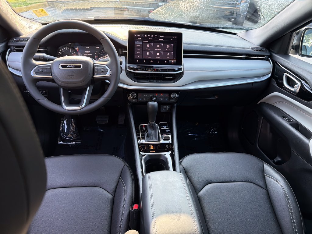 Used 2026 Jeep Compass Limited AWD/4WD image 15