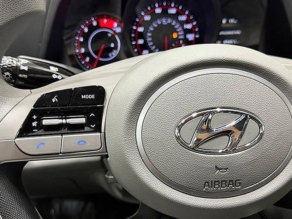 Used 2022 Hyundai Elantra SEL w/ Cargo Package image 23