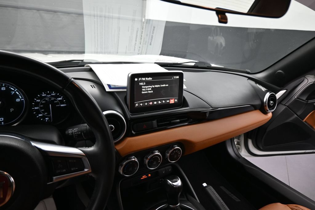 Used 2019 FIAT 124 Spider Lusso w/ Navigation & Sound Group RWD image 39