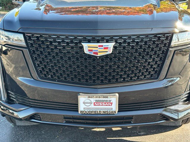Used 2023 Cadillac Escalade Premium Luxury AWD/4WD image 8