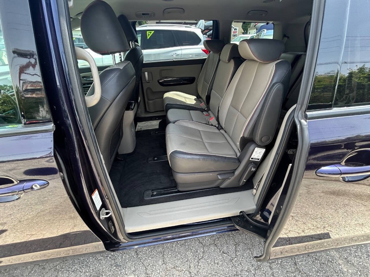 Used 2018 Kia Sedona EX FWD image 6