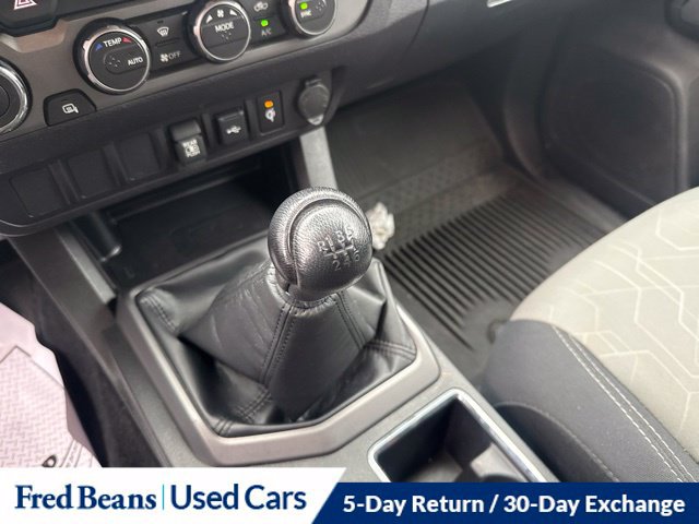 Used 2022 Toyota Tacoma TRD Off-Road AWD/4WD image 25