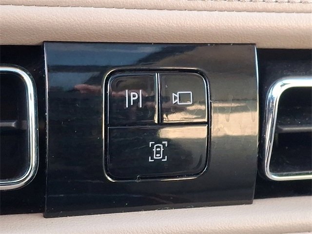 Used 2021 Lincoln Nautilus Reserve w/ Equipment Group 201A image 26