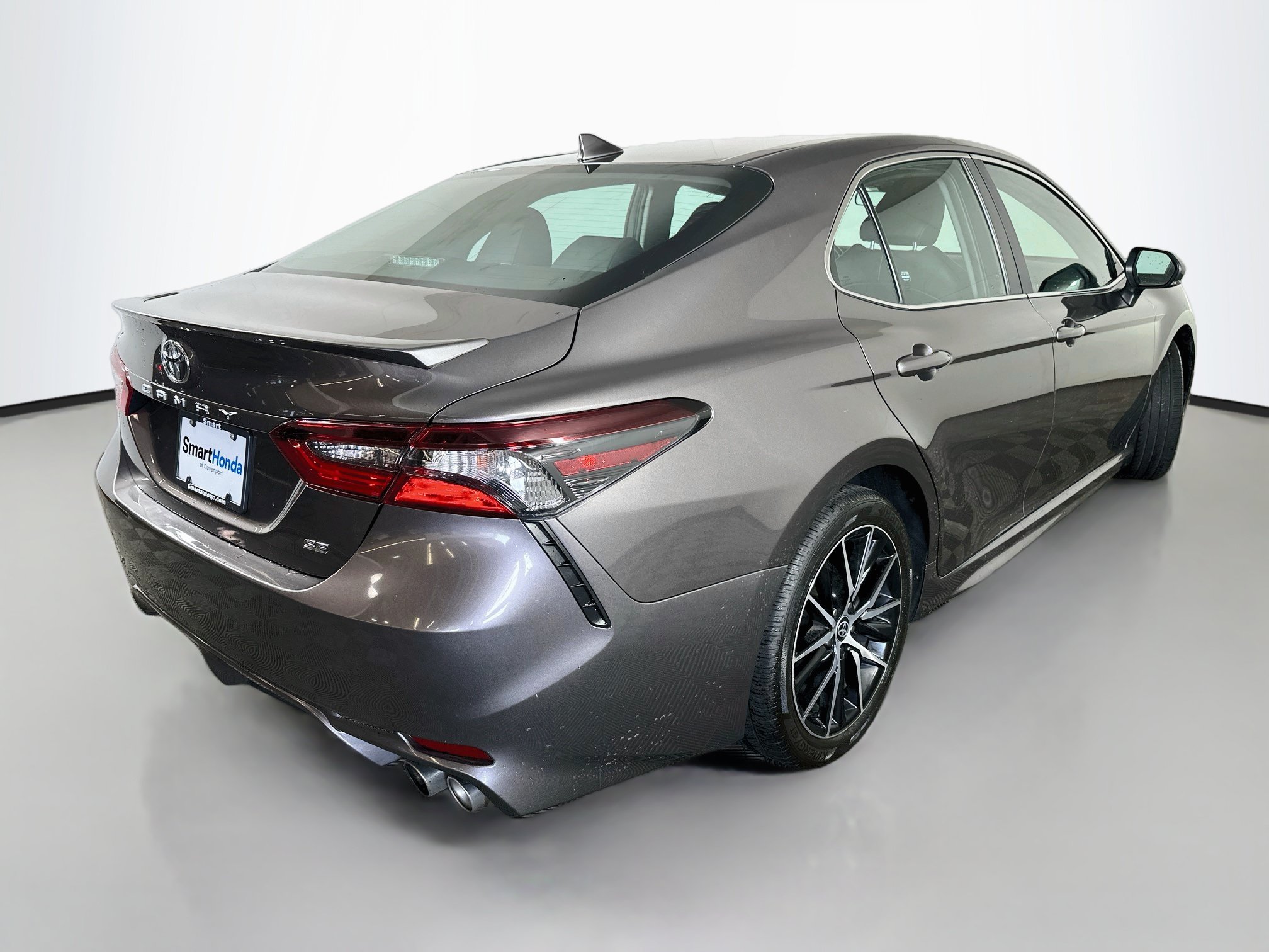 Used 2024 Toyota Camry SE FWD image 7