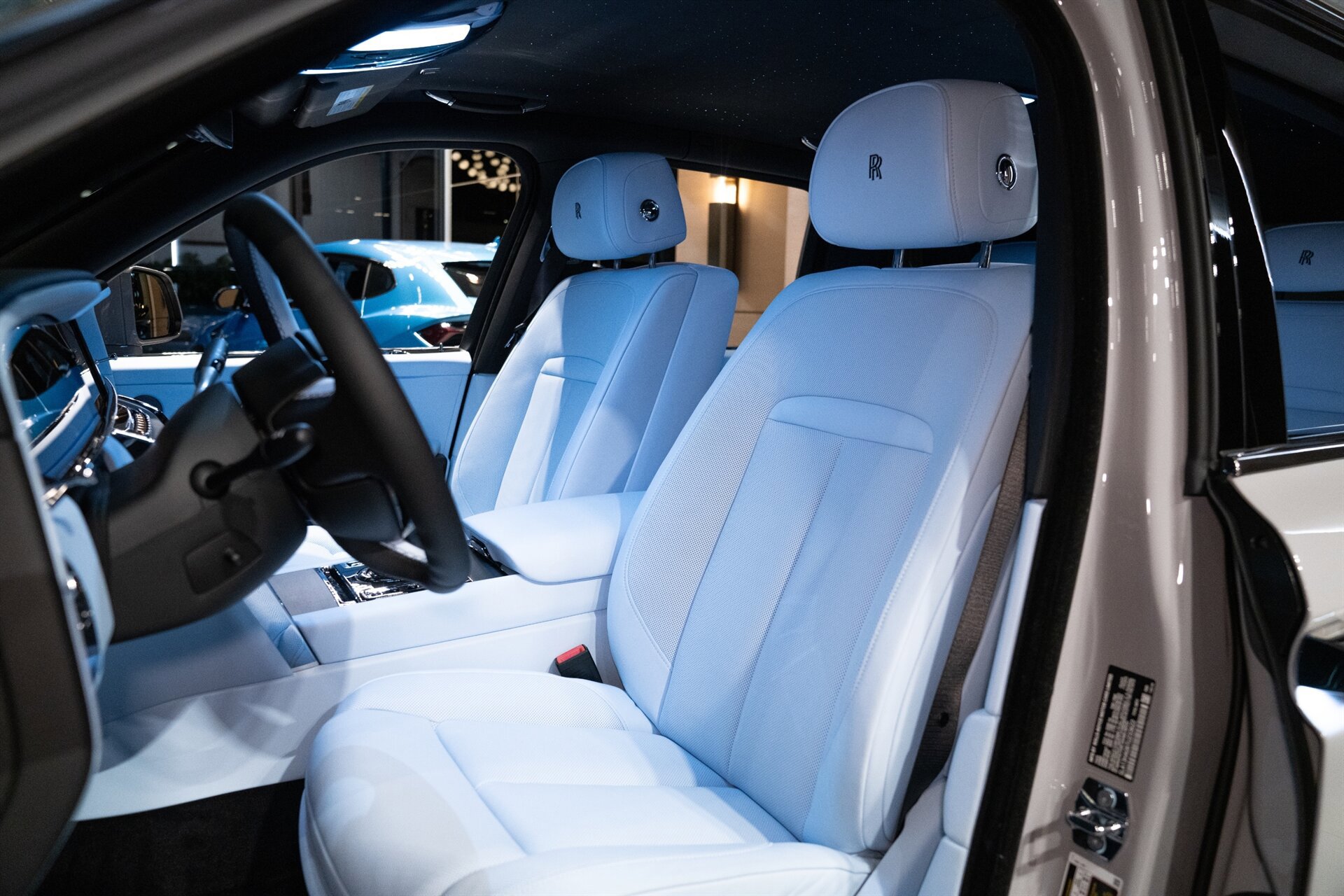 Used 2026 Rolls-Royce Cullinan AWD/4WD image 34
