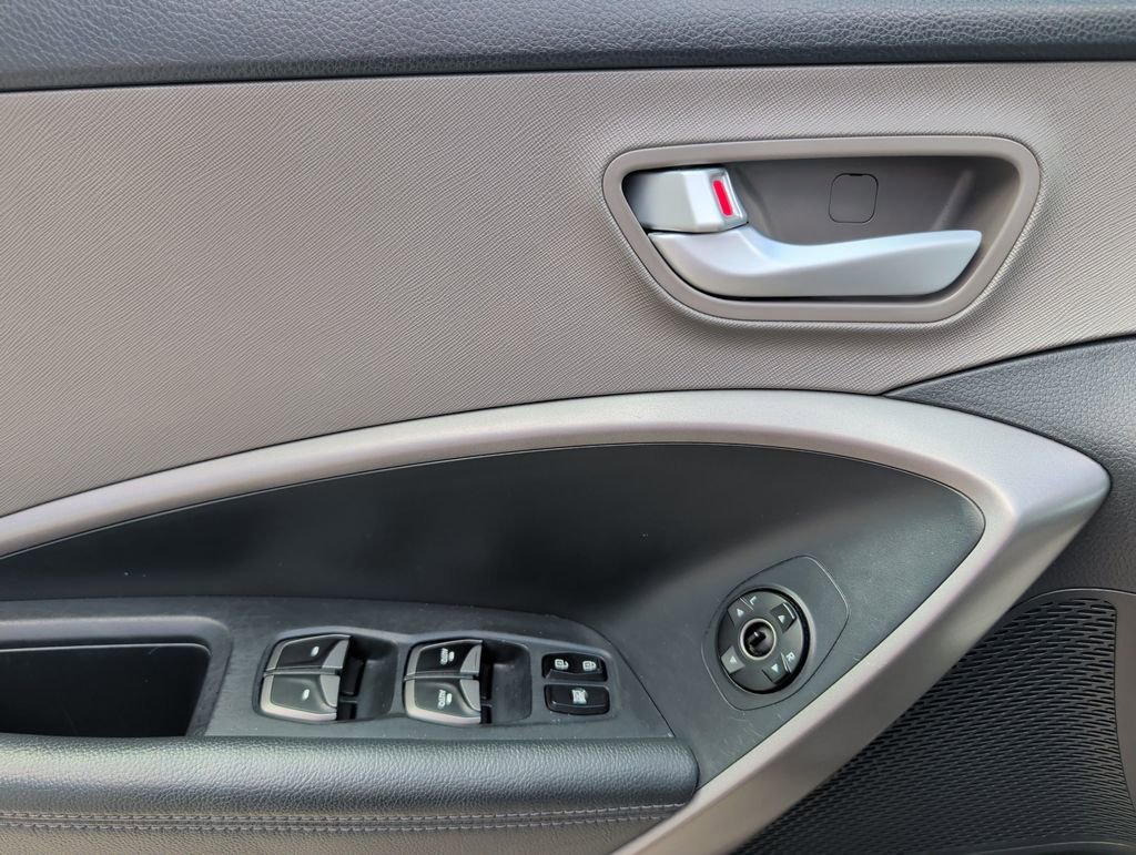 Used 2016 Hyundai Santa Fe Sport FWD image 10