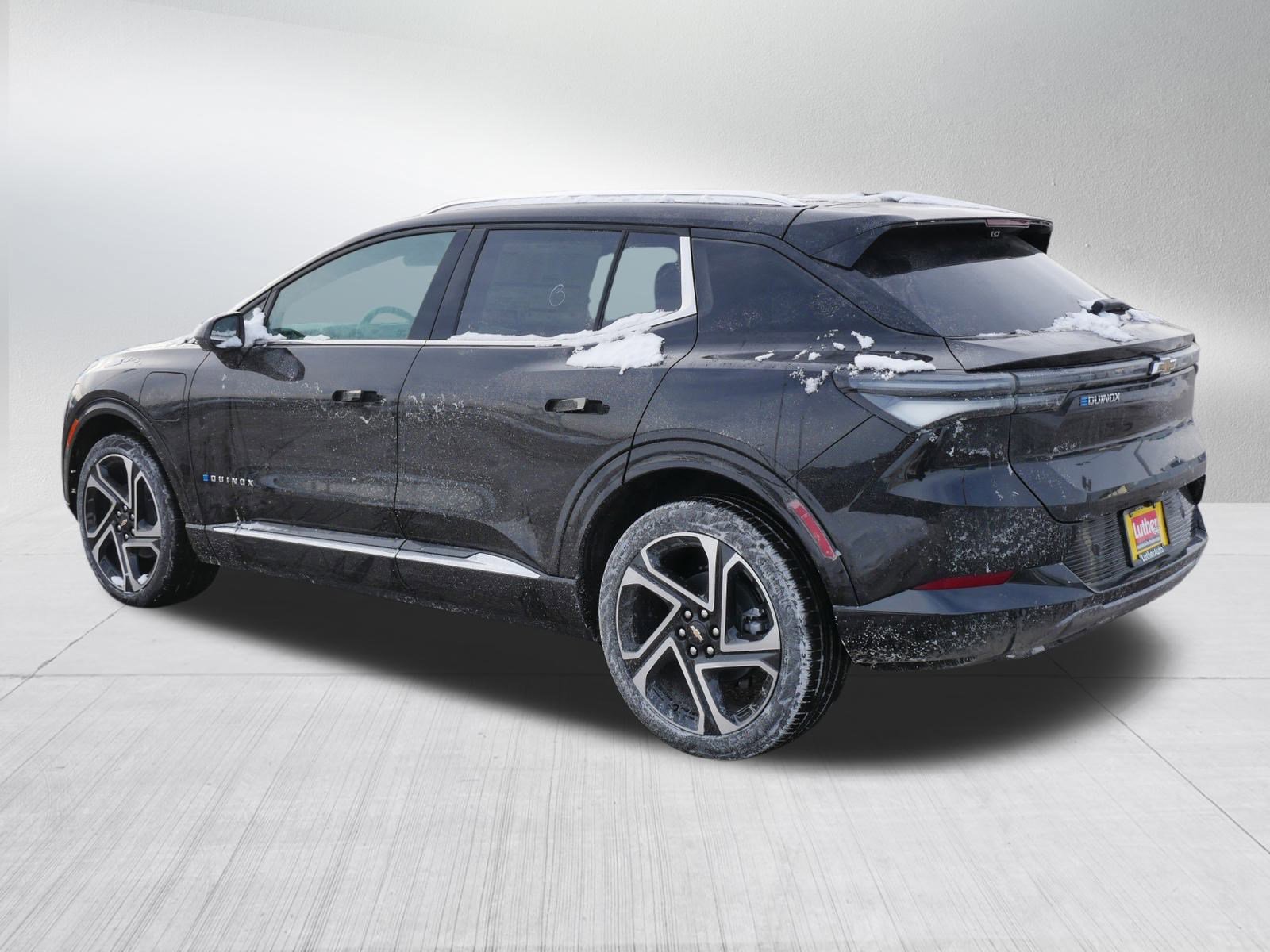 New 2026 Chevrolet Equinox EV LT image 2