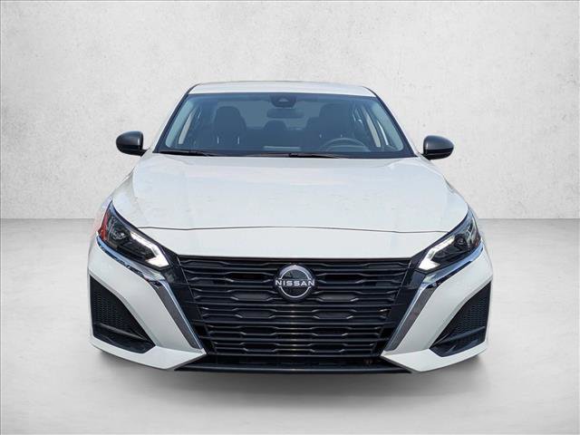 Used 2025 Nissan Altima 2.5 SV FWD image 2