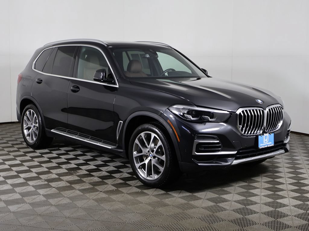 Used 2023 BMW X5 xDrive40i w/ Premium Package AWD/4WD image 2