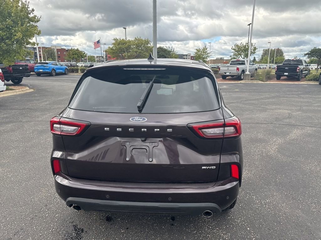 Used 2023 Ford Escape ST-Line w/ Tech Pack #1 AWD/4WD image 5