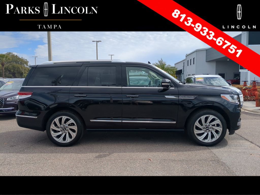 Certified 2024 Lincoln Navigator Premiere image 3