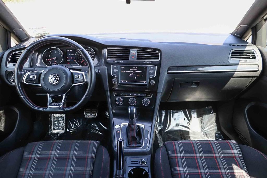 Used 2017 Volkswagen GTI Sport image 13