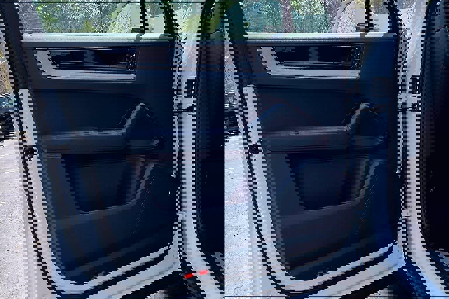 Used 2025 Porsche Cayenne image 22