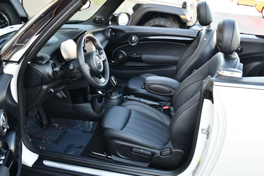 Used 2024 MINI Cooper S w/ Seaside Edition image 14