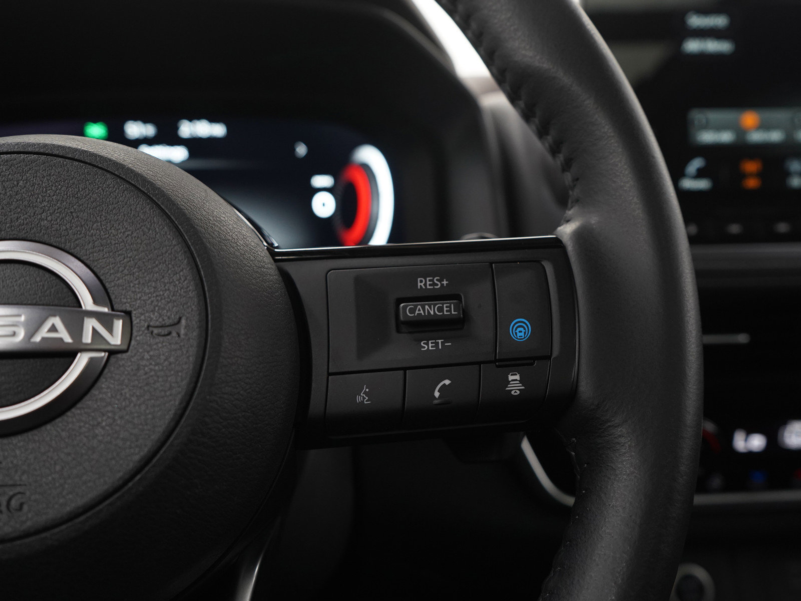 Used 2022 Nissan Rogue Platinum w/ Head-Up Display Package AWD/4WD image 28