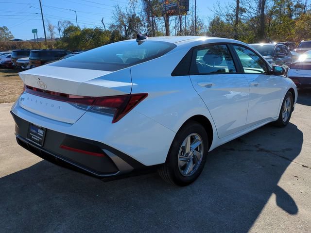 New 2026 Hyundai Elantra SE FWD image 5