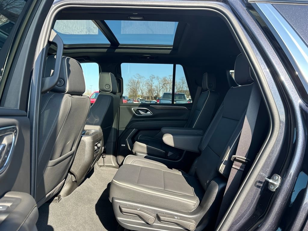Used 2024 Chevrolet Tahoe Premier w/ Premium Package image 10