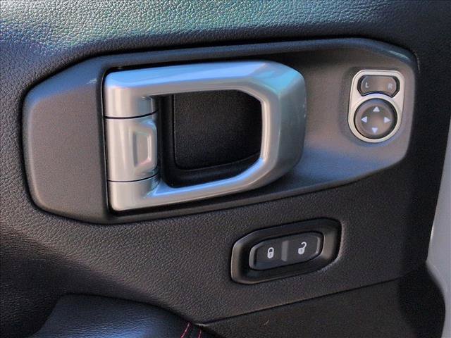 Used 2023 Jeep Gladiator Rubicon w/ LED Lighting Group AWD/4WD image 12
