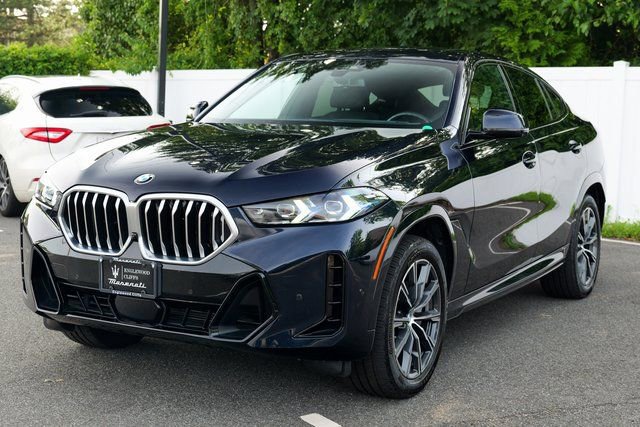 Used 2024 BMW X6 xDrive40i w/ Premium Package image 3