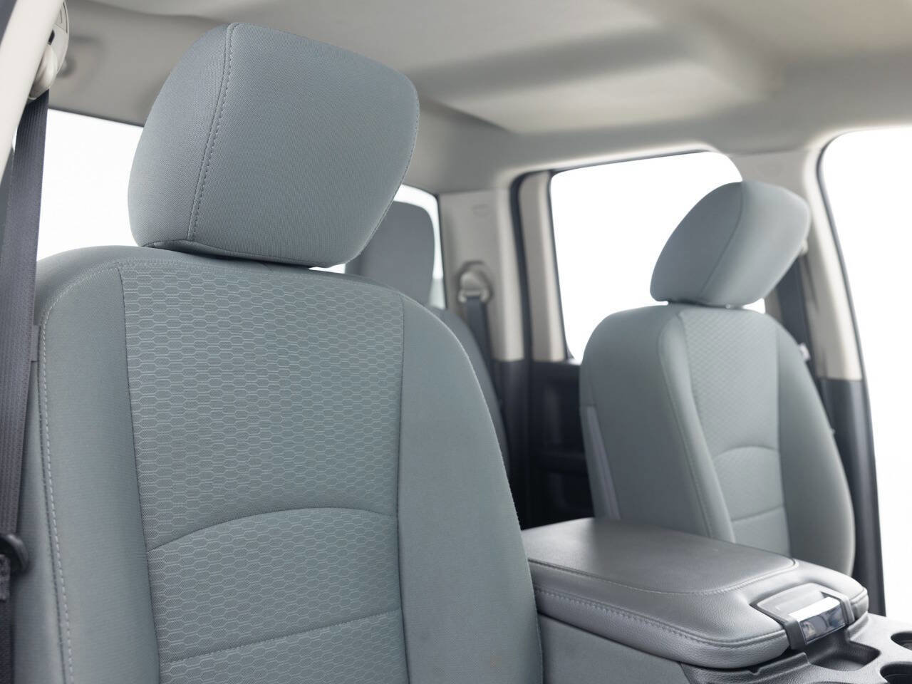 Used 2018 RAM 1500 Express w/ Express Value Package AWD/4WD image 33