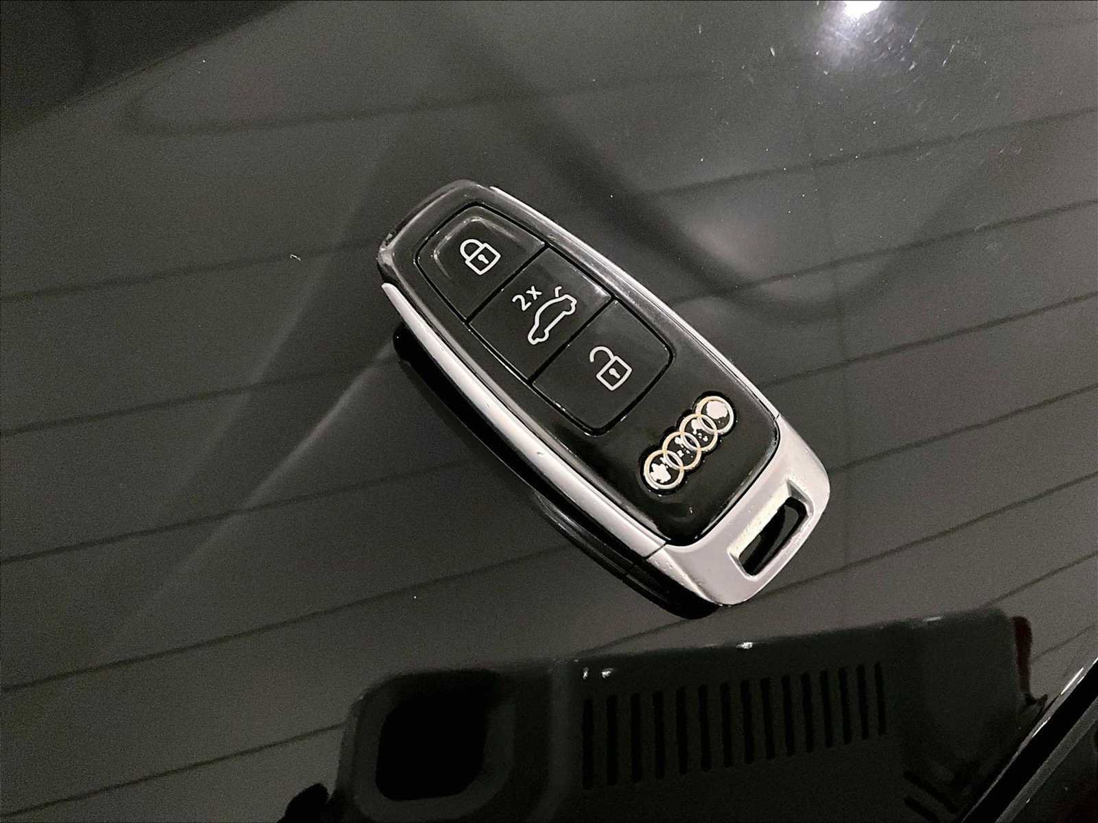 Used 2022 Audi Q8 Premium Plus w/ Premium Plus Package image 35