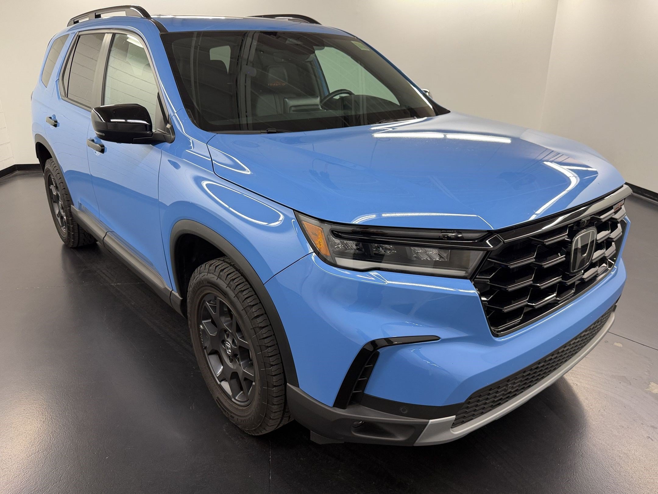 Certified 2024 Honda Pilot TrailSport image 7