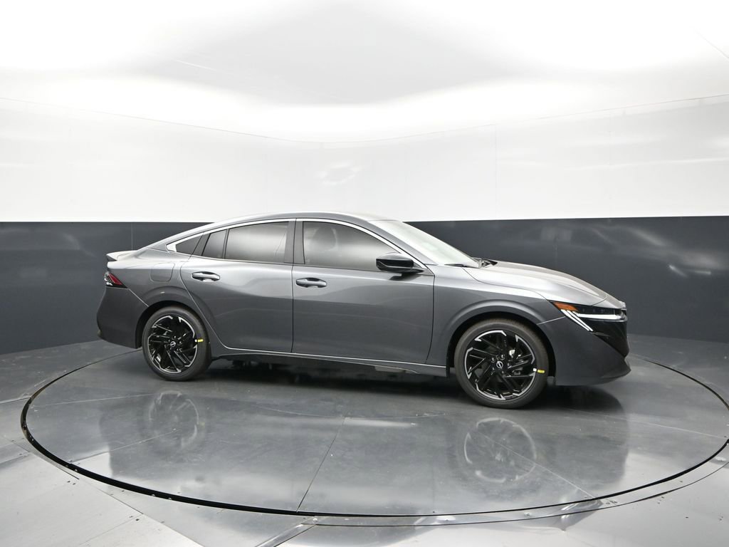 New 2026 Nissan Sentra SR w/ Floor Mat Package FWD image 6