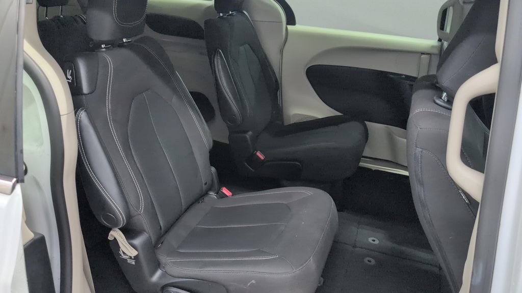 Used 2023 Chrysler Voyager LX FWD image 21