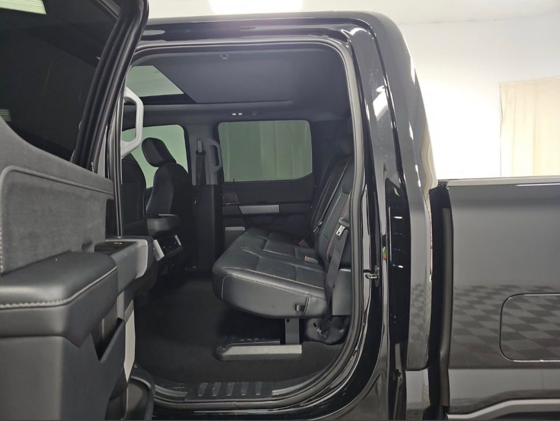 Used 2023 Ford F250 Lariat w/ Sport Appearance Package image 6